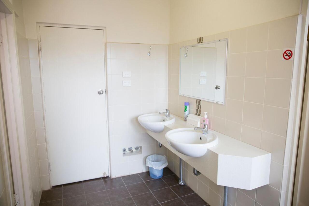 Royal Hotel וויונג מראה חיצוני תמונה